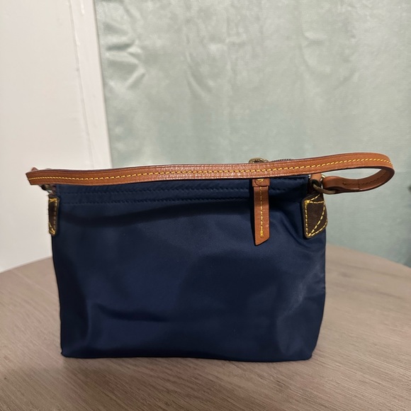 Dooney & Bourke small purse - Picture 4 of 8